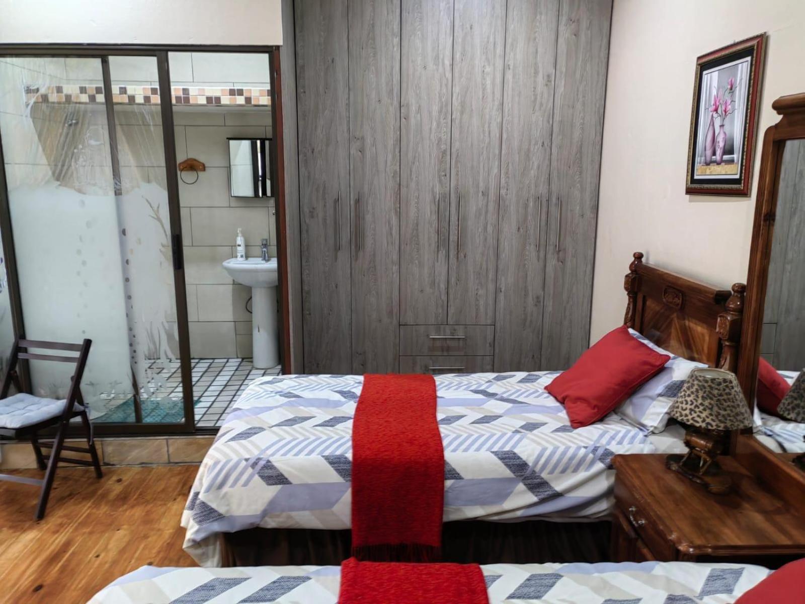 Sibahlenomhlambi Guesthouse Спрингс Номер фото
